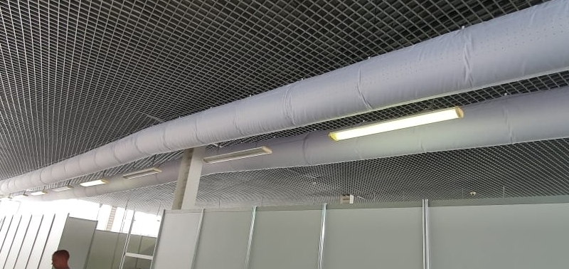 Текстильные воздуховоды в конференц-зале